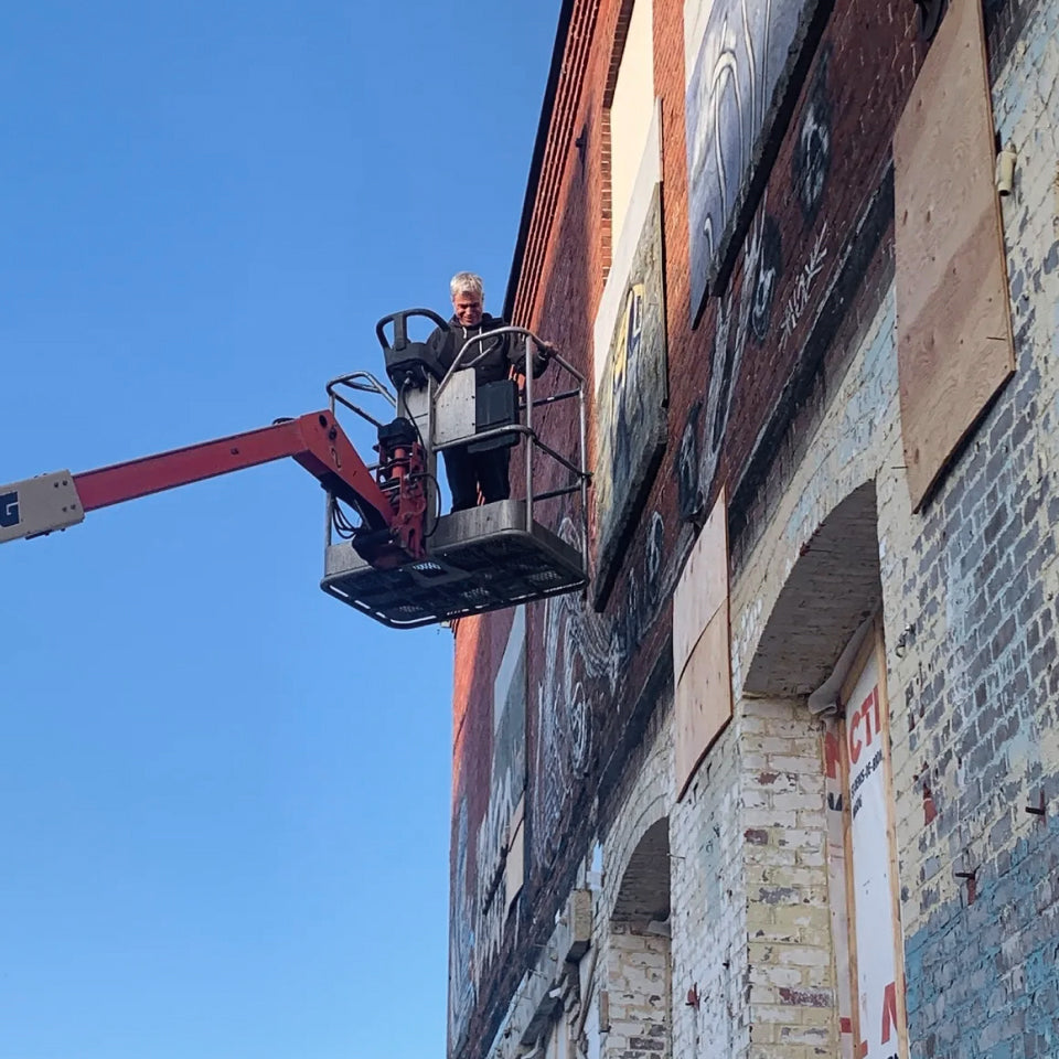 Vue extérieure du chantier de l’usine CS Brooks à Magog lors de sa transformation en galerie d'art
