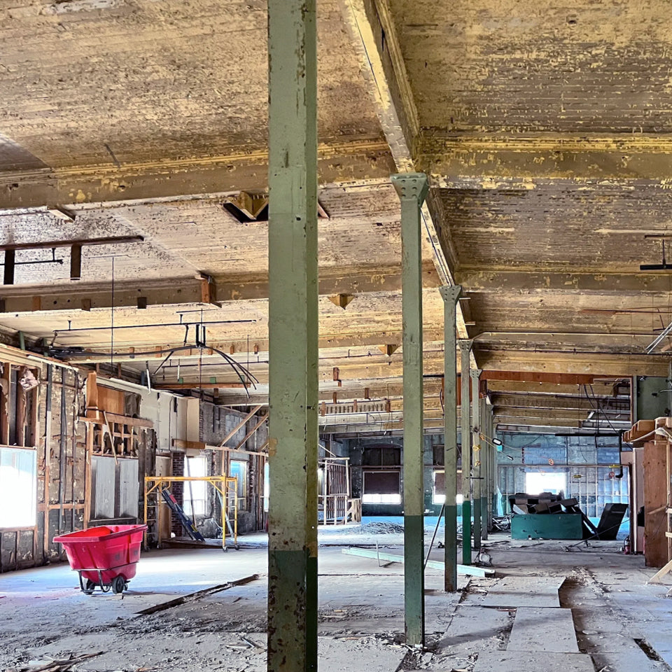 Photo intérieure du chantier de l’usine CS Brooks à Magog, en cours de transformation en galerie d’art