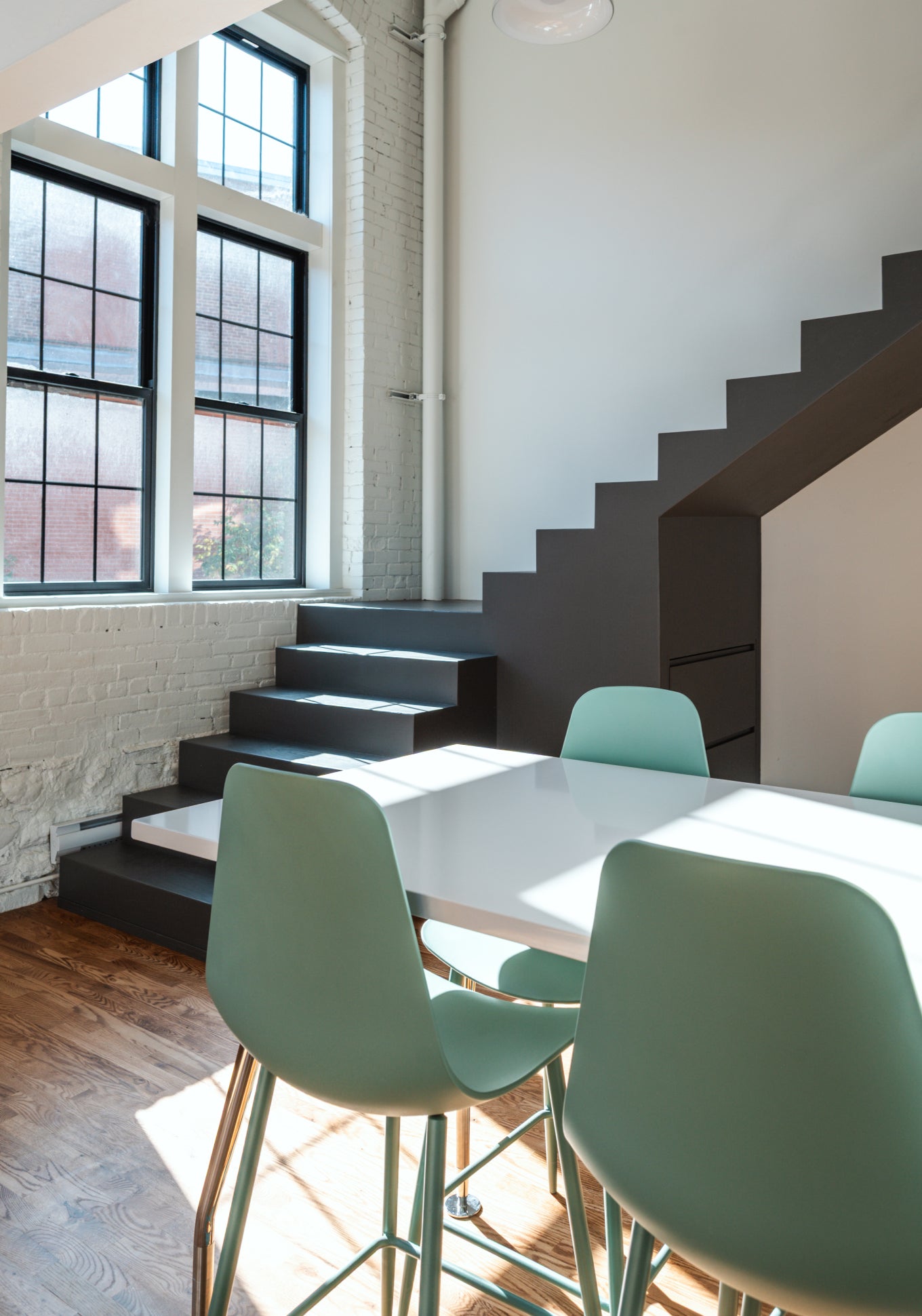 Intérieur d’une galerie d’art contemporaine à Magog