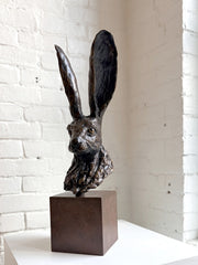 Buste Anxious Hare